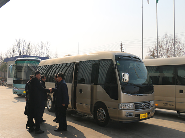 淄博市周村區(qū)黨政領(lǐng)導(dǎo)參觀(guān)考察太極搪瓷