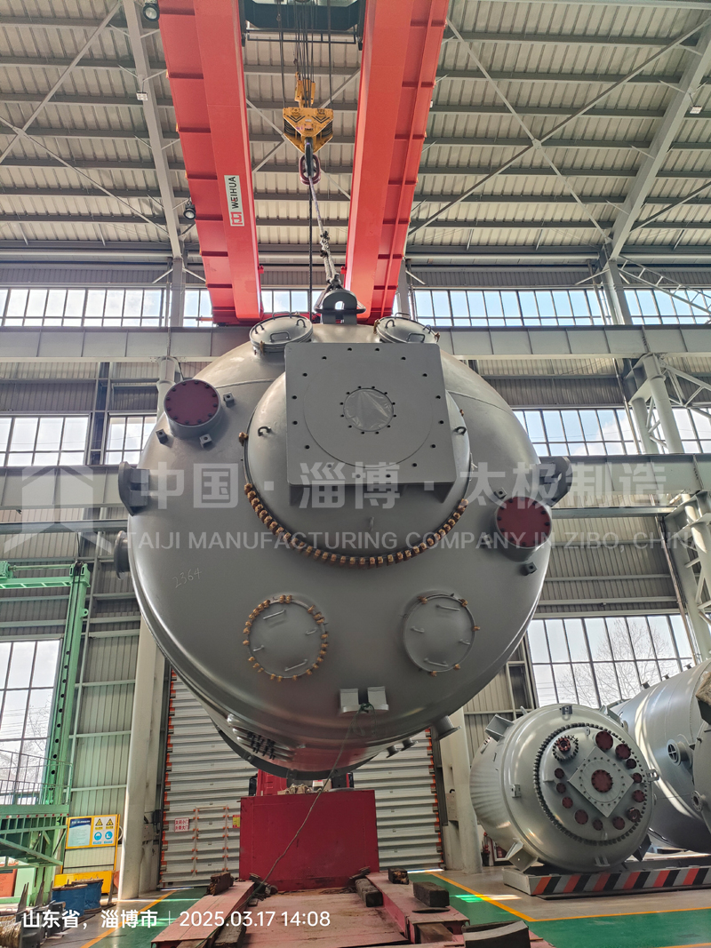 震撼！太極8萬(wàn)升大型搪玻璃反應(yīng)釜發(fā)貨現(xiàn)場(chǎng)！